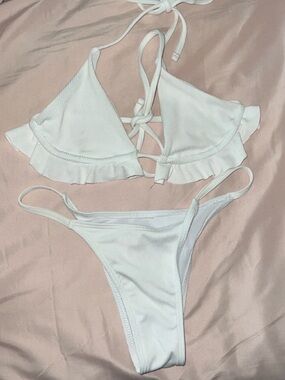 SHEIN | Women’s Size XS | White Ruffled Bikini Set